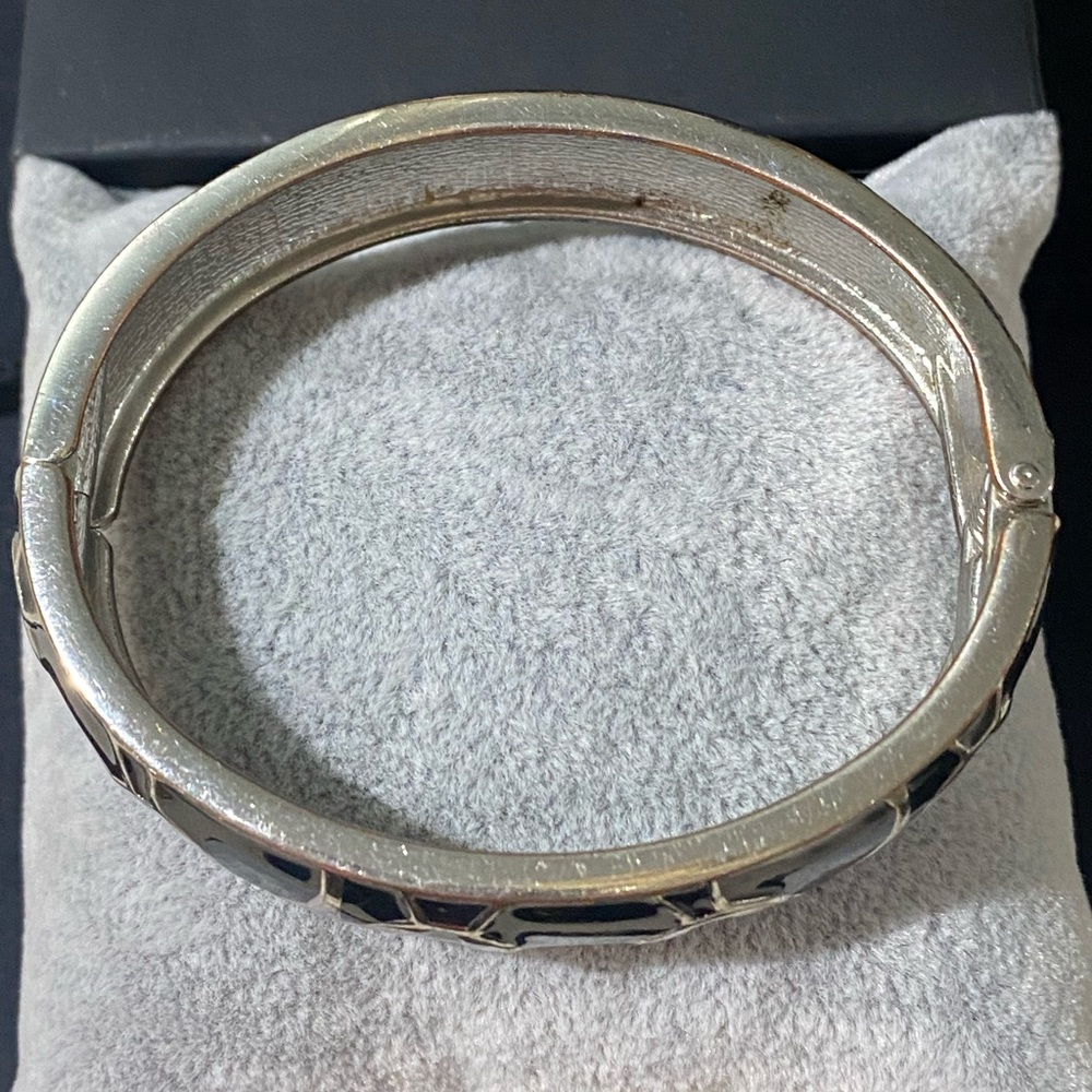 5/$25 Express bangle - Picture 4 of 6